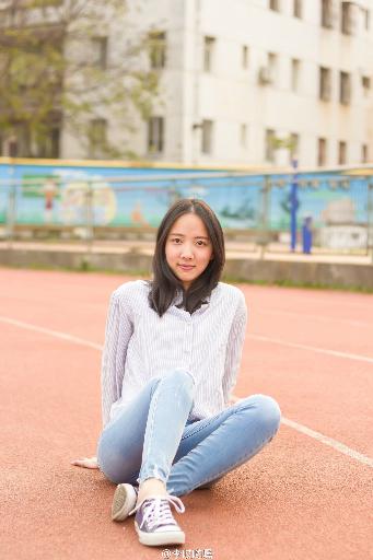 女大学生的沙龙室