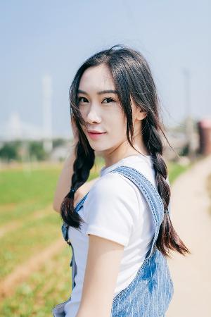 美丽小蜜桃