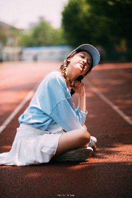 《卖房子的女人》,出轨的女人