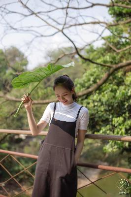 美丽姑娘高清版在线电影,美丽小蜜桃